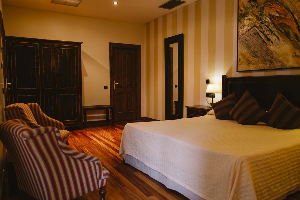 Vinicola Real-200 Monges Hotel 2*